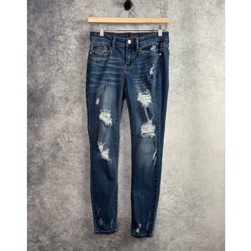Judy Blue Women's Skinny Fit Distressed Medium Wash Jeans Size 5 / 27